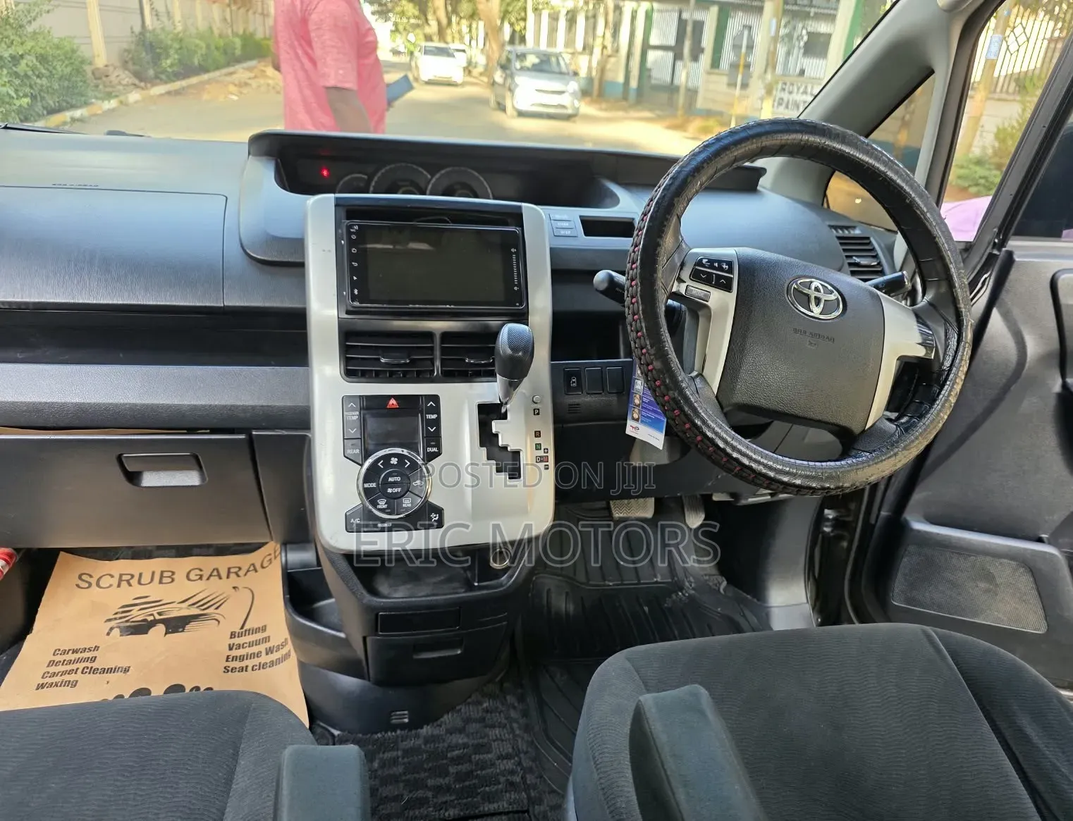 Toyota Voxy 2014 Black