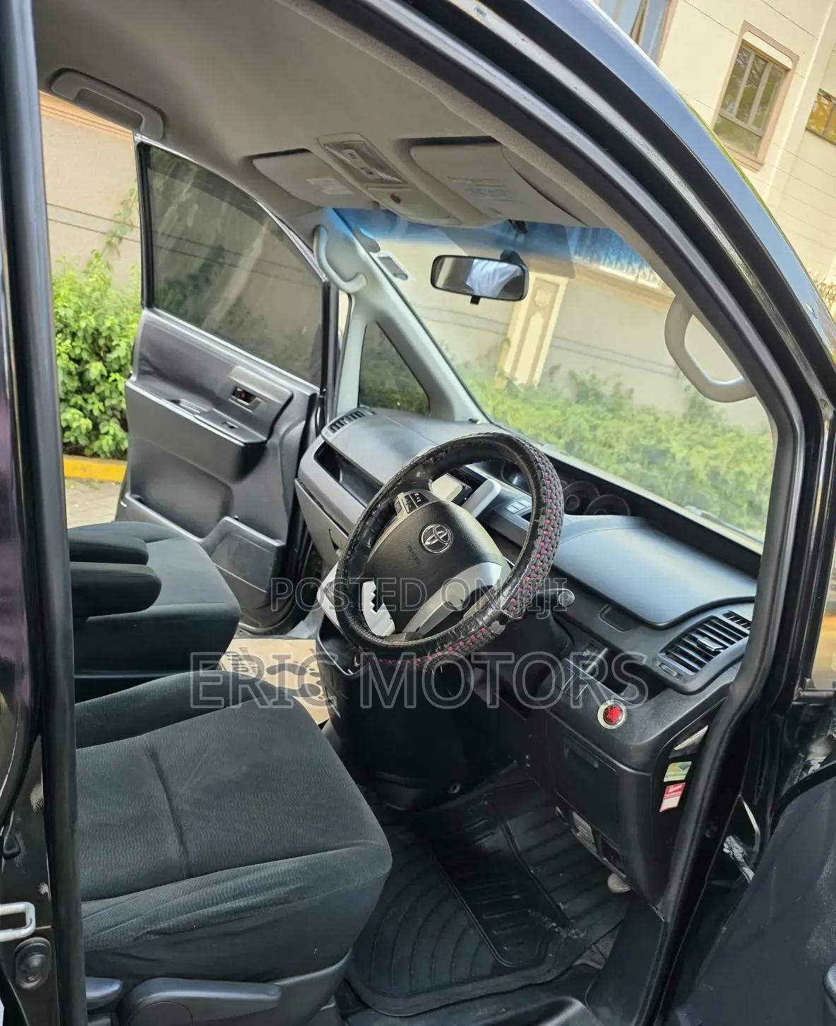 Toyota Voxy 2014 Black
