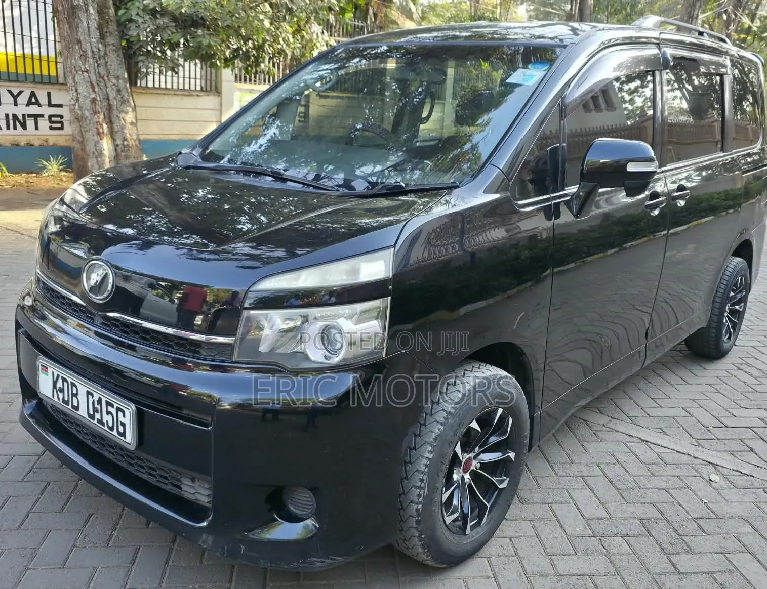 Toyota Voxy 2014 Black