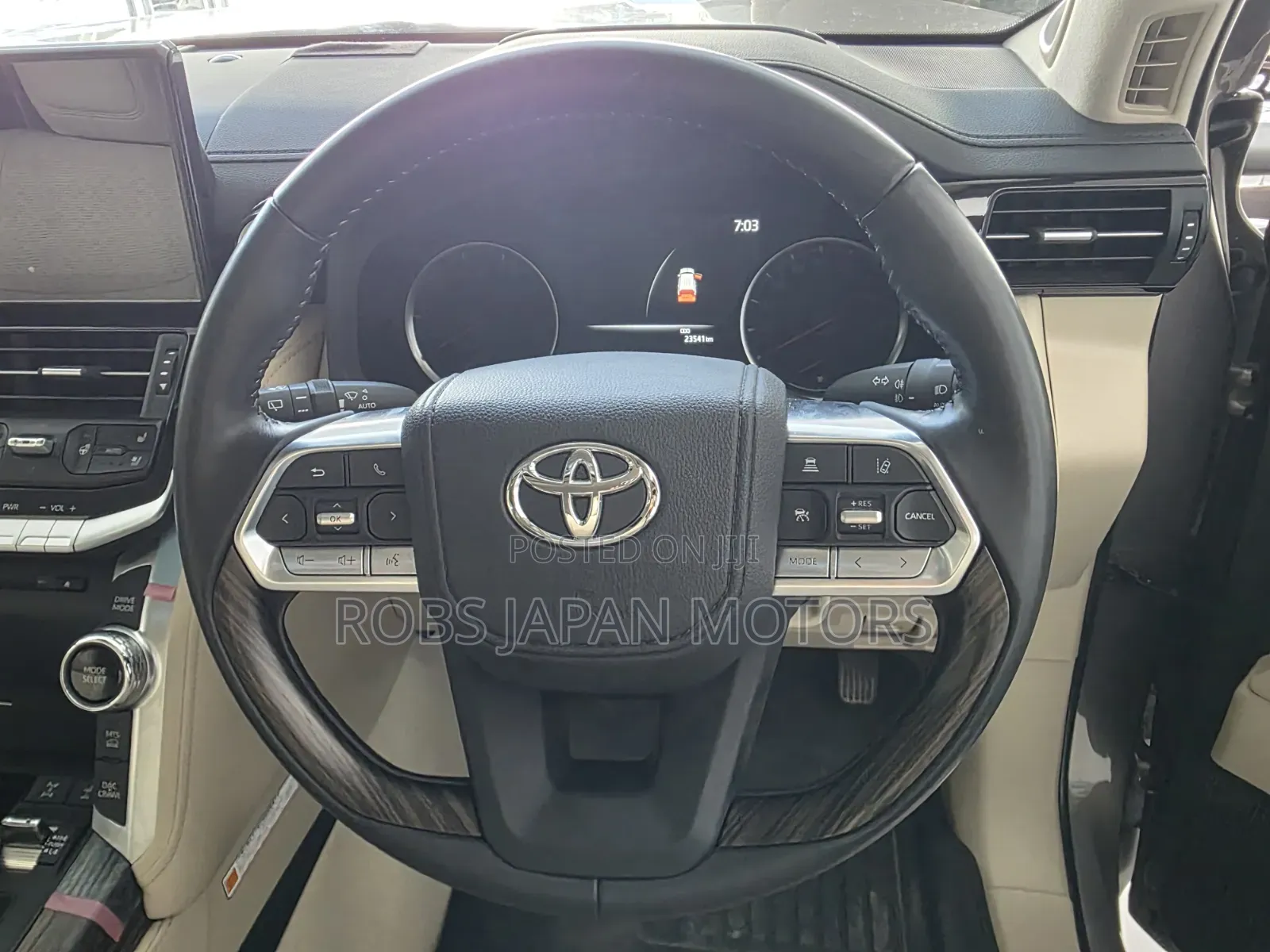 Toyota Land Cruiser 2023 Gold