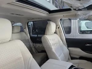 Toyota Land Cruiser 2023 Gold