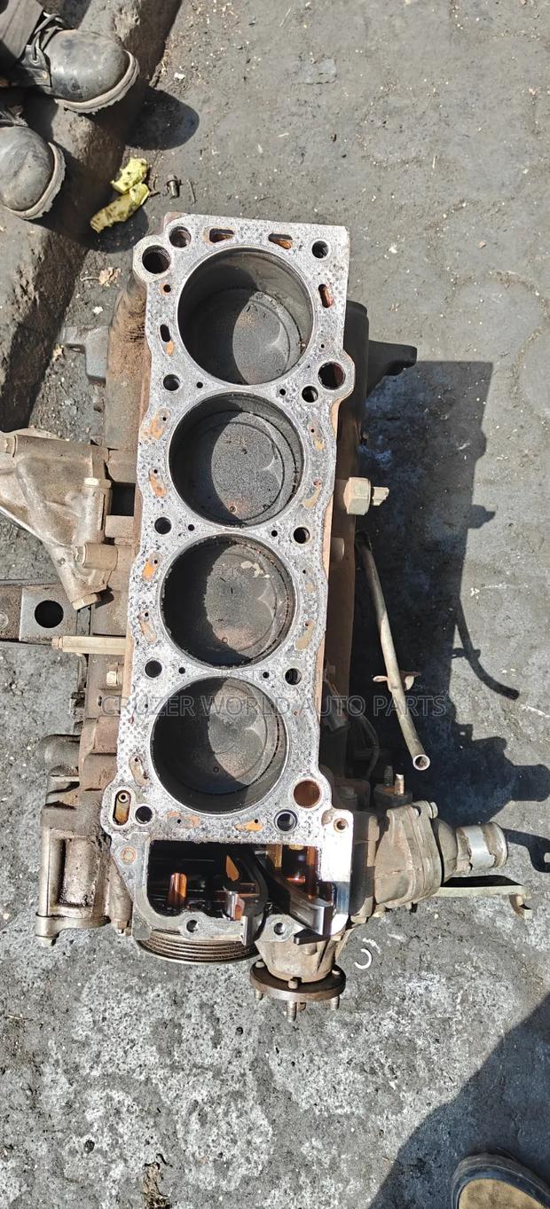 Hilux Surf 3rz  Half Engine - thumbnail 2