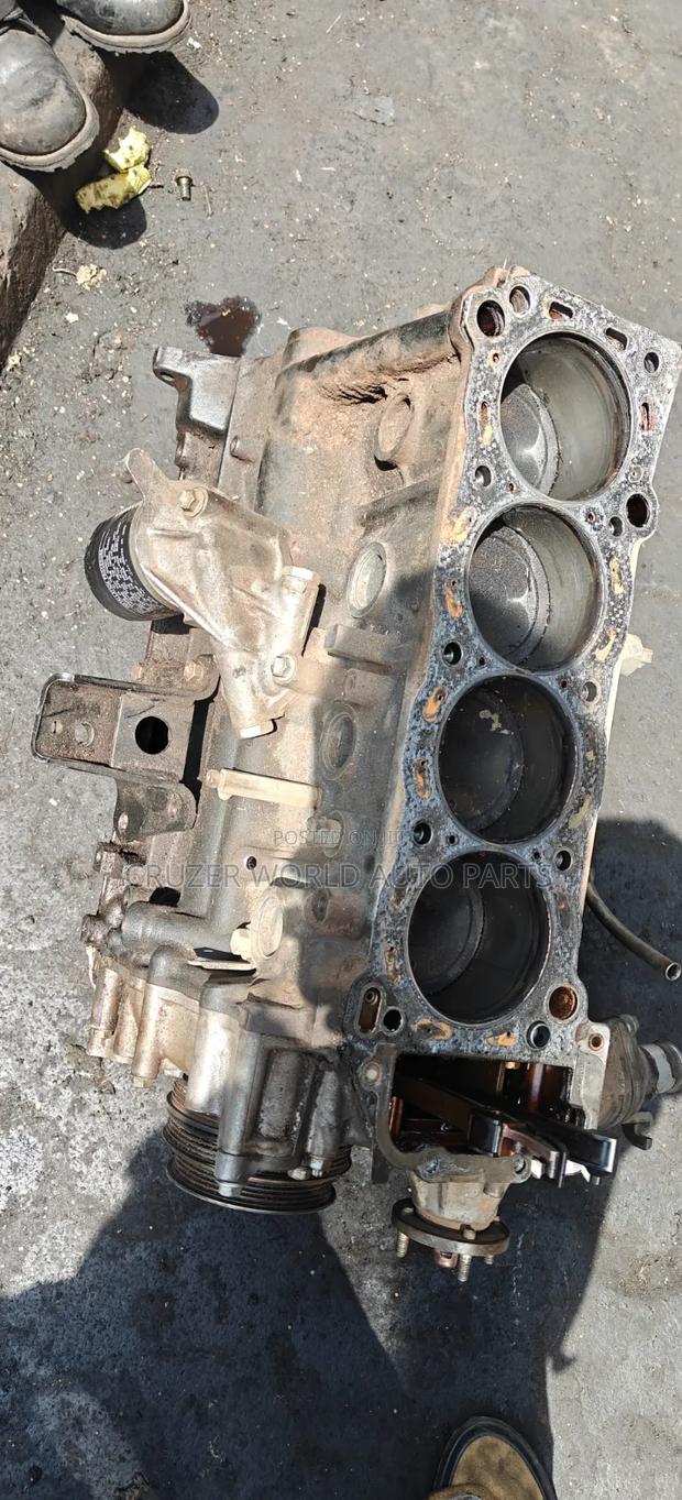 Hilux Surf 3rz  Half Engine - thumbnail 3