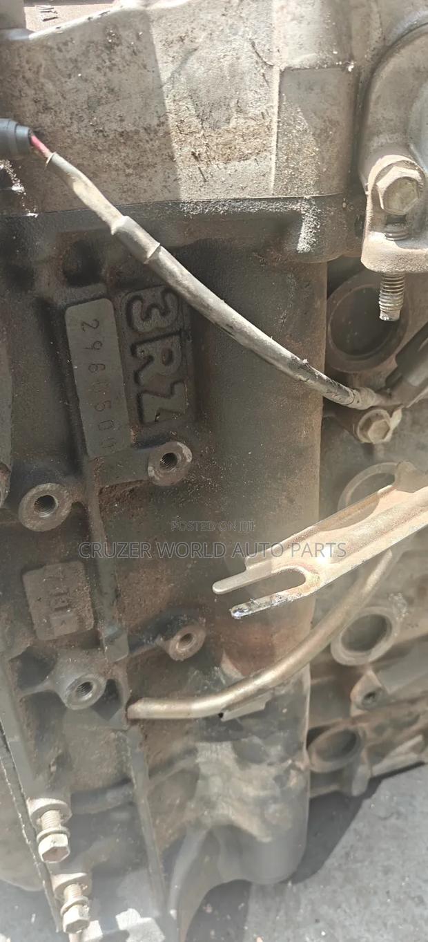 Hilux Surf 3rz  Half Engine - thumbnail 4