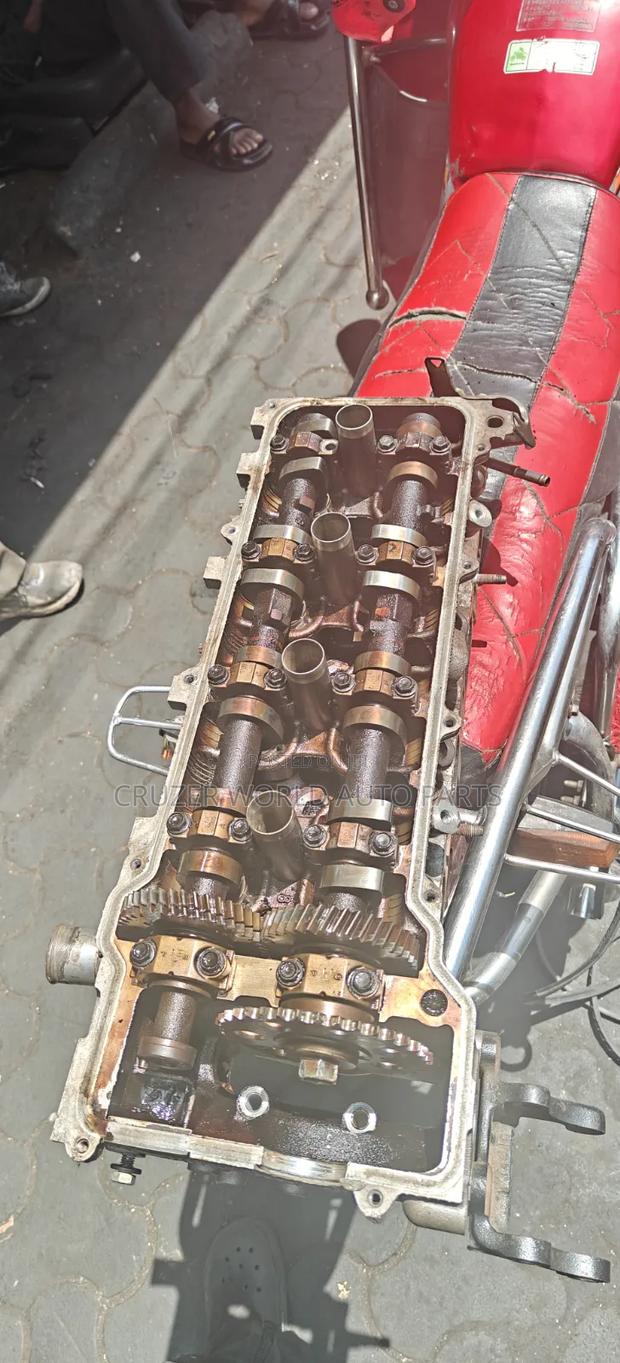 Hilux Surf 3rz Engine Complete Cylinder Head