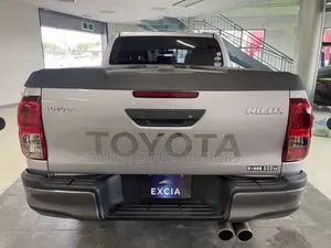 Toyota Hilux 2020 Silver