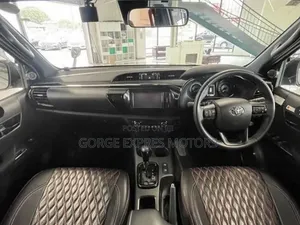 Toyota Hilux 2020 Silver