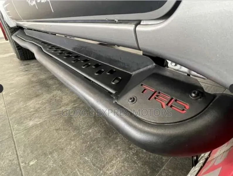Toyota Hilux 2020 Silver