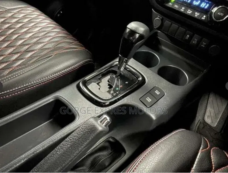 Toyota Hilux 2020 Silver