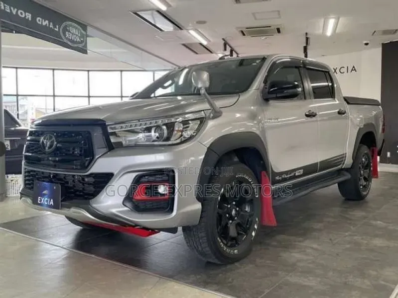 Toyota Hilux 2020 Silver