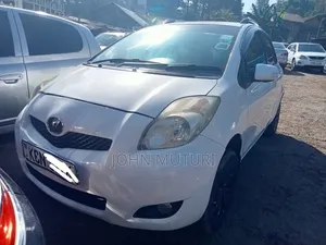 Toyota Vitz 2010 White