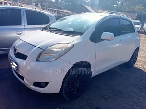 Toyota Vitz 2010 White
