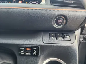 Toyota Sienta 2019 Silver