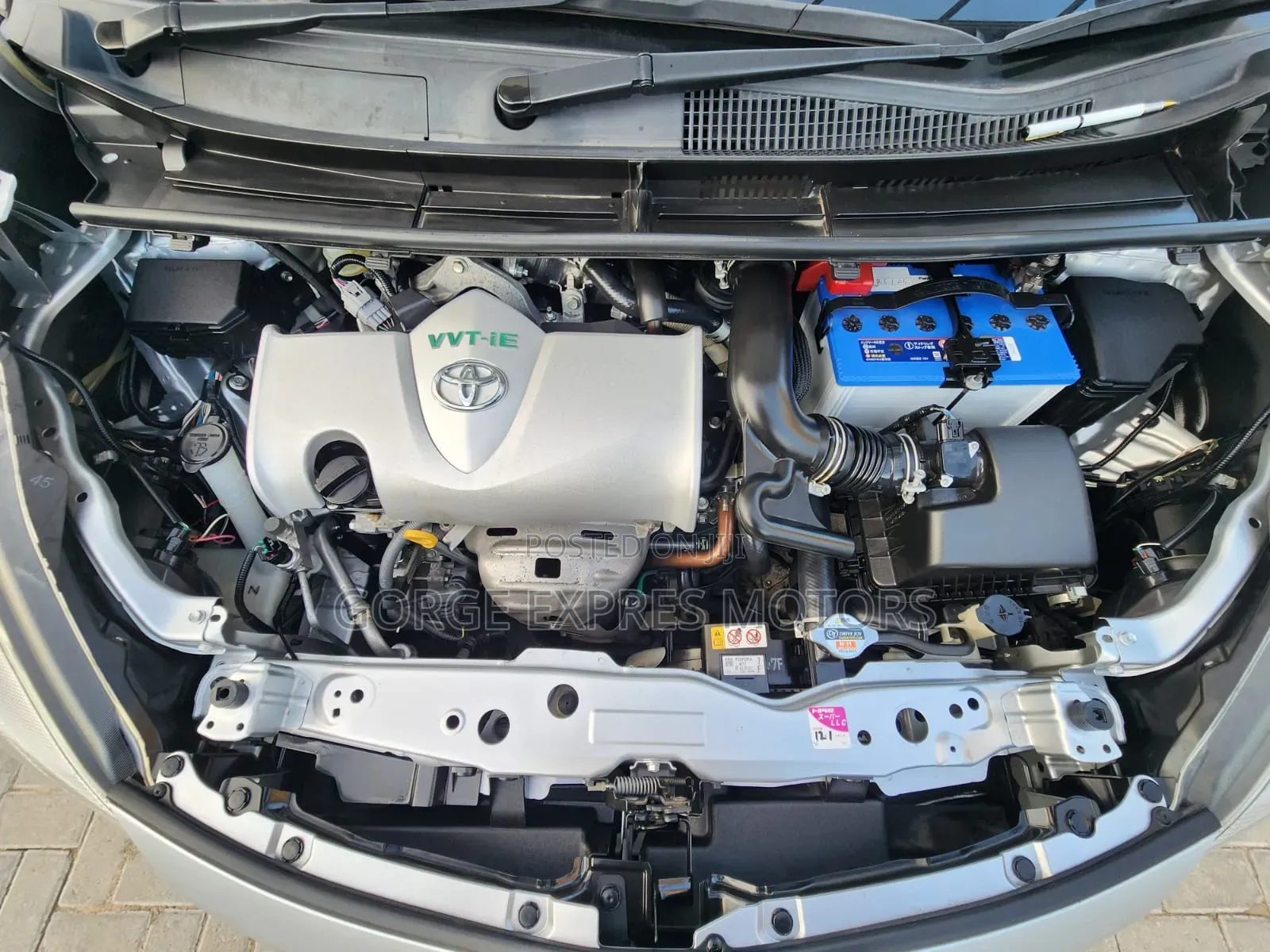 Toyota Sienta 2019 Silver