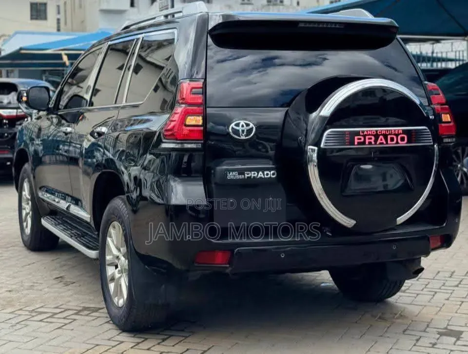 Toyota Land Cruiser Prado Kakadu 2021 Black