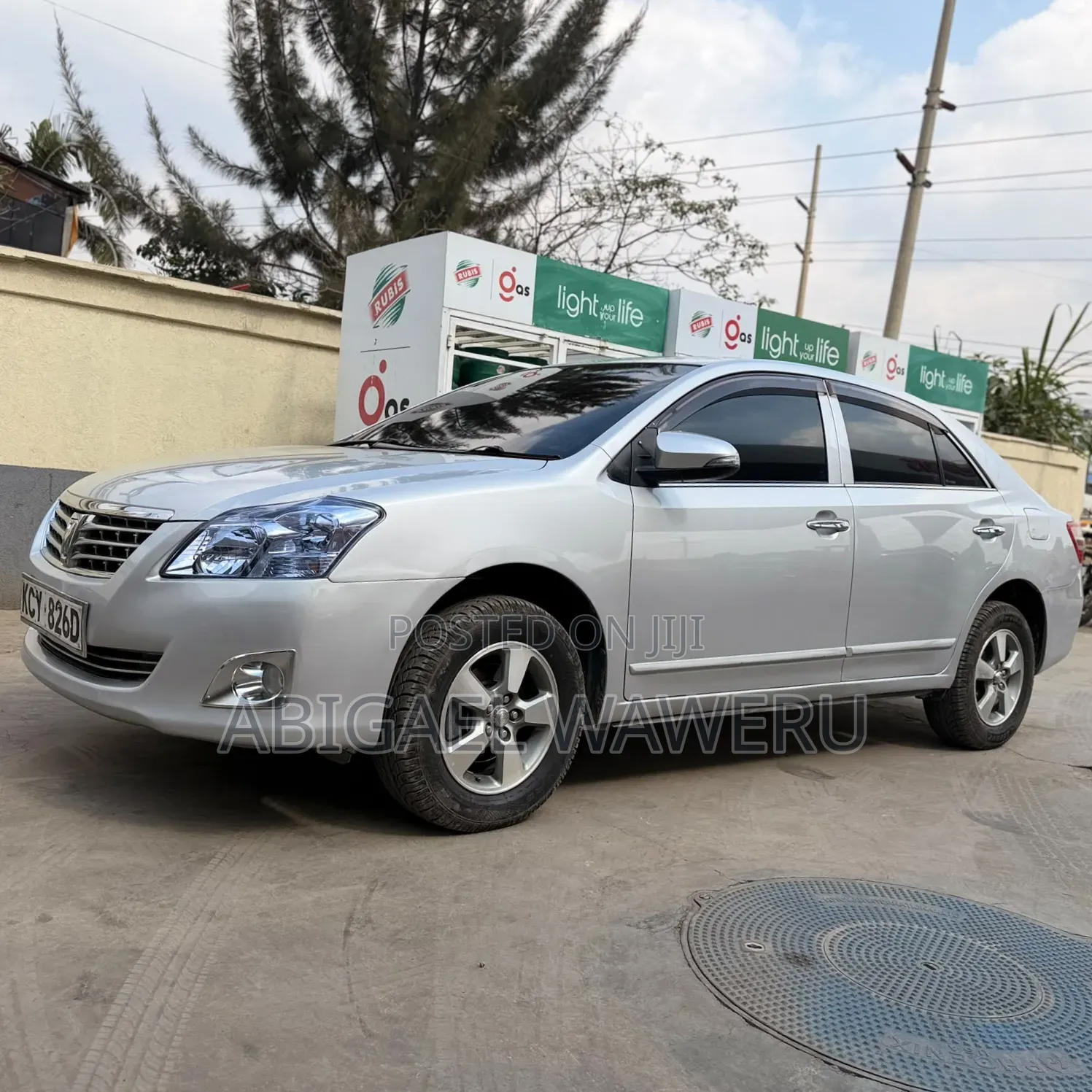 Toyota Premio 2014 Silver