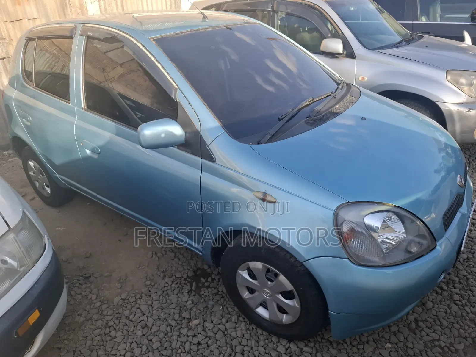 Toyota Vitz 2001 Blue
