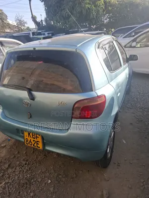 Toyota Vitz 2001 Blue