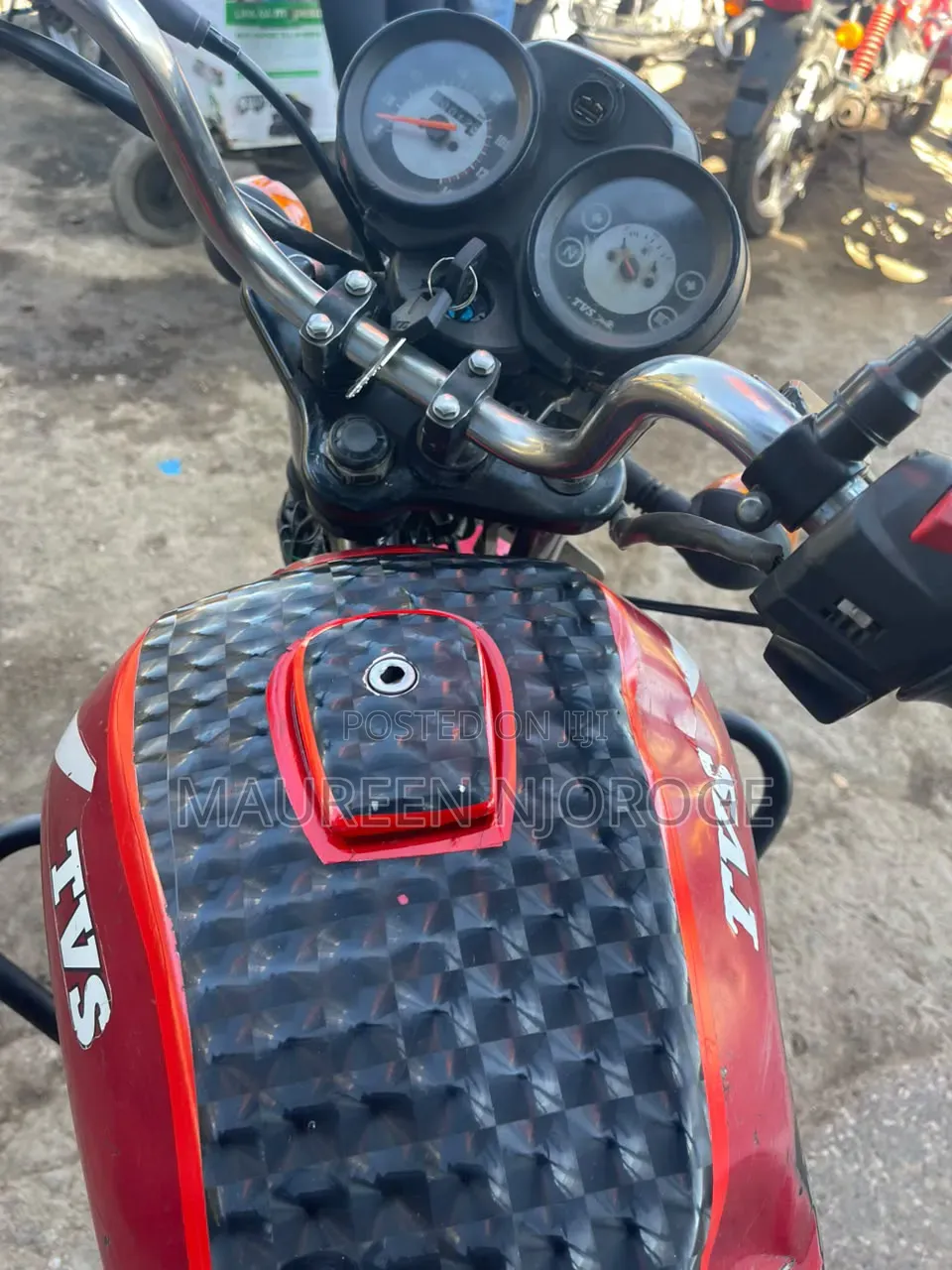 TVS HLX Plus ES 2022 Red