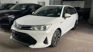 Toyota Corolla Fielder 2018 White