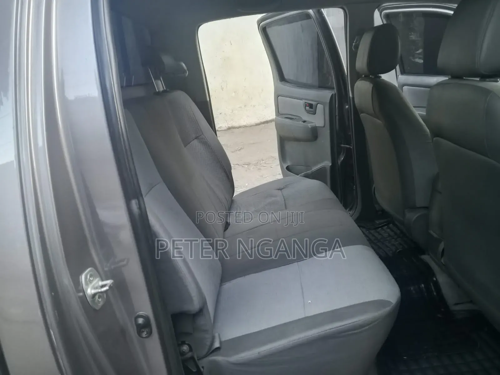Toyota Hilux 2013 Gray