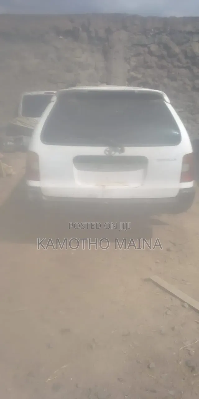 Toyota Corolla 1997 White