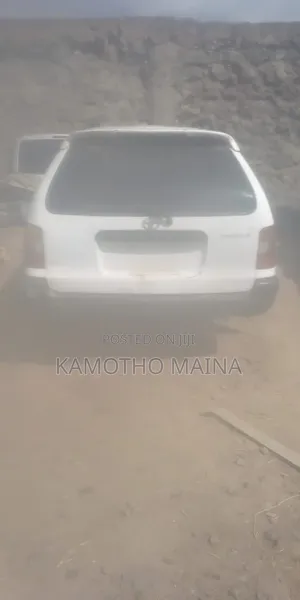 Toyota Corolla 1997 White
