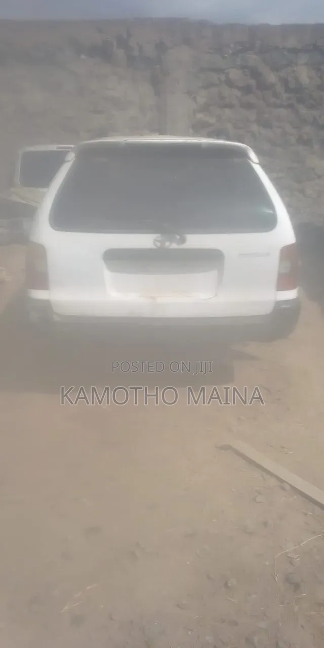 Toyota Corolla 1997 White