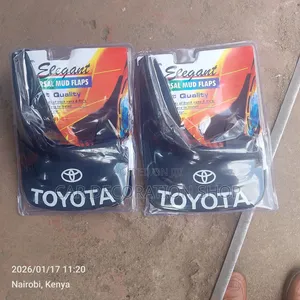 4pcs Toyota Elegant Universal Rubber Mudflaps With Toyota Logo