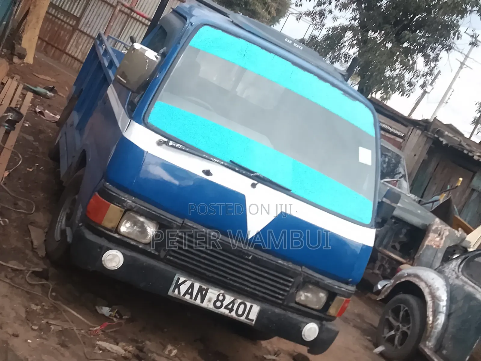 Nissan Pick-Up 1992 Blue