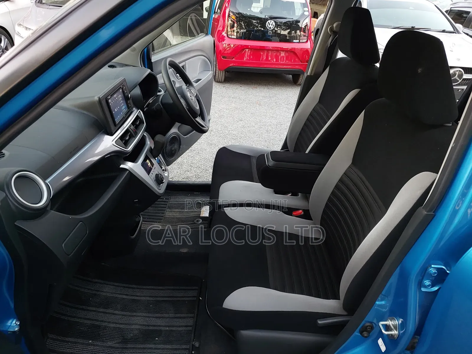 Daihatsu Cast 2019 Blue