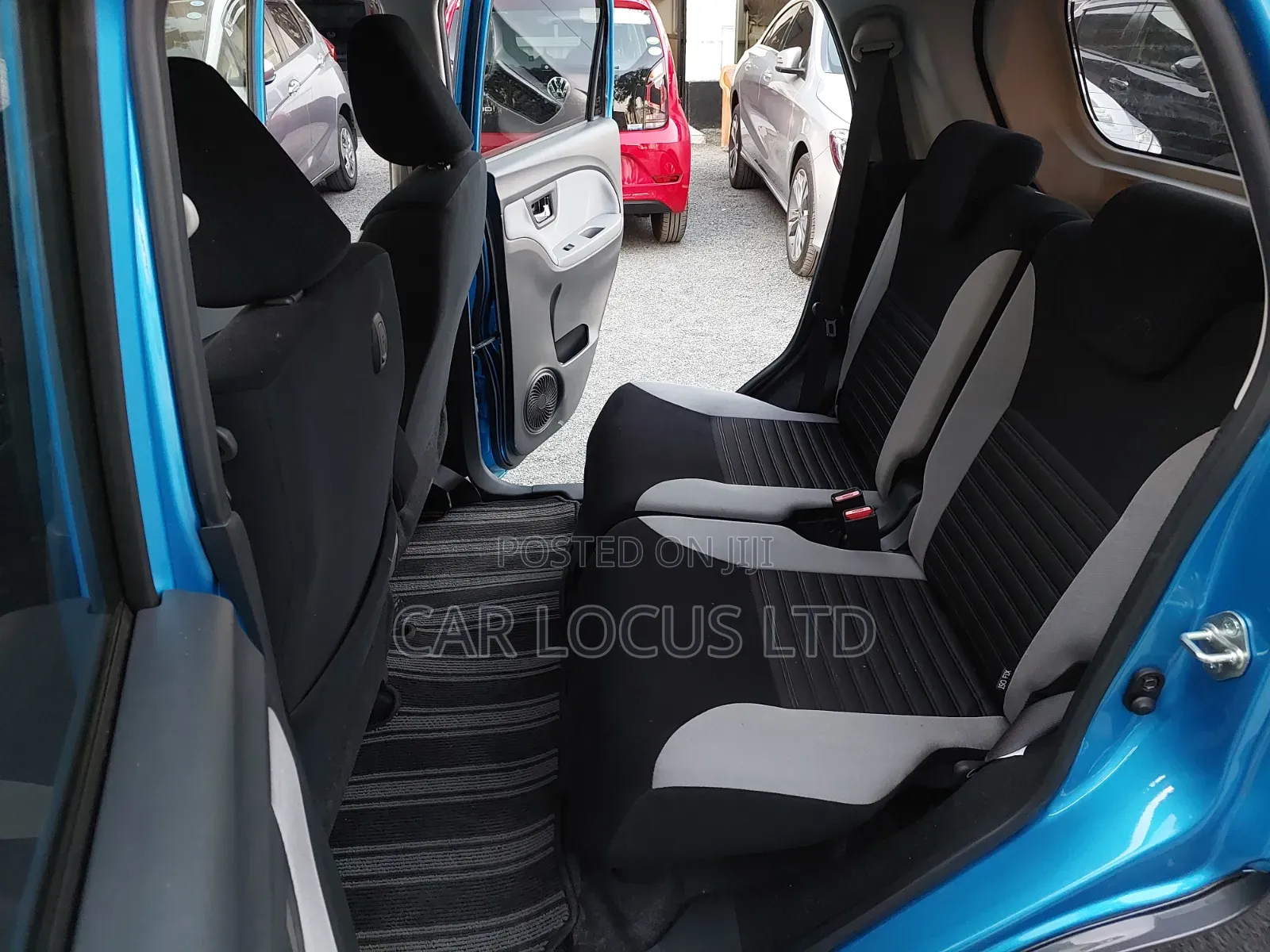 Daihatsu Cast 2019 Blue