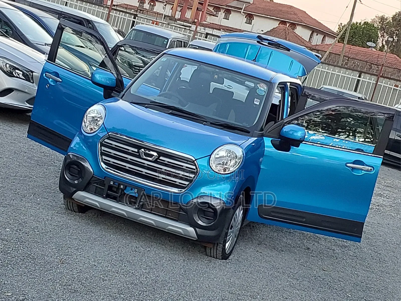 Daihatsu Cast 2019 Blue