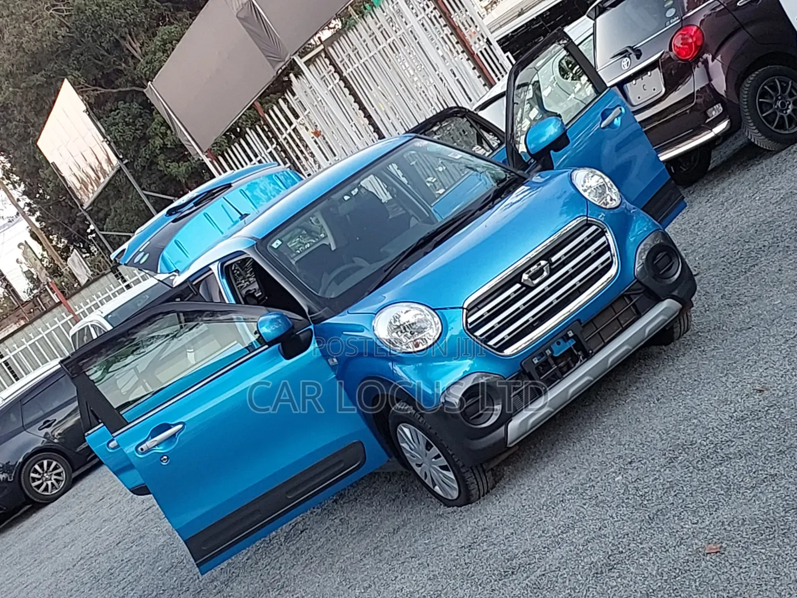 Daihatsu Cast 2019 Blue