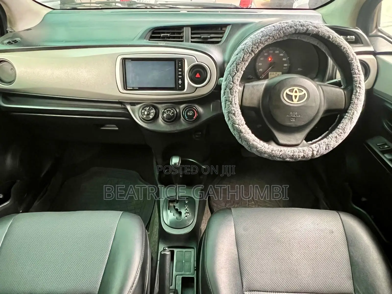 Toyota Vitz 1.0 FWD 5dr 2012 Black