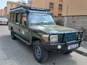 Toyota Land Cruiser 2005 Green
