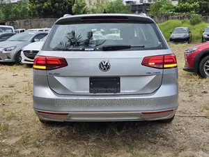 Volkswagen Passat 2018 Silver