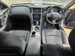 Nissan Skyline 2018 Silver