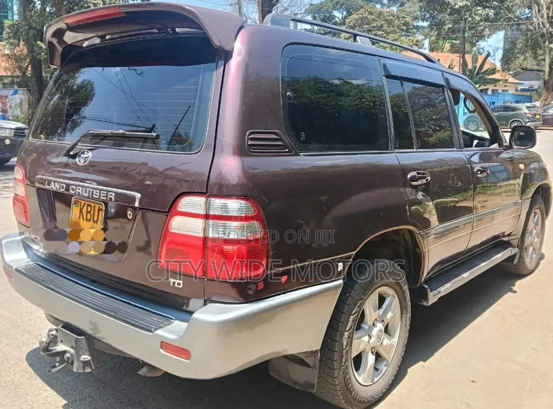 Toyota Land Cruiser 2006 Purple