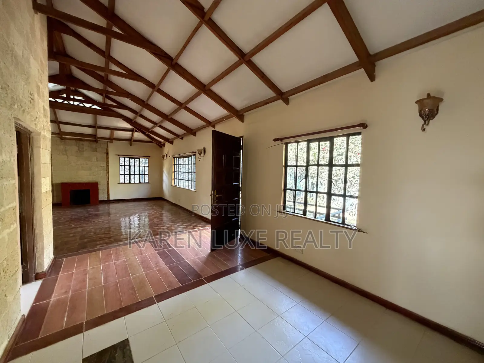 3bdrm Mansion in Karen Hardy for rent