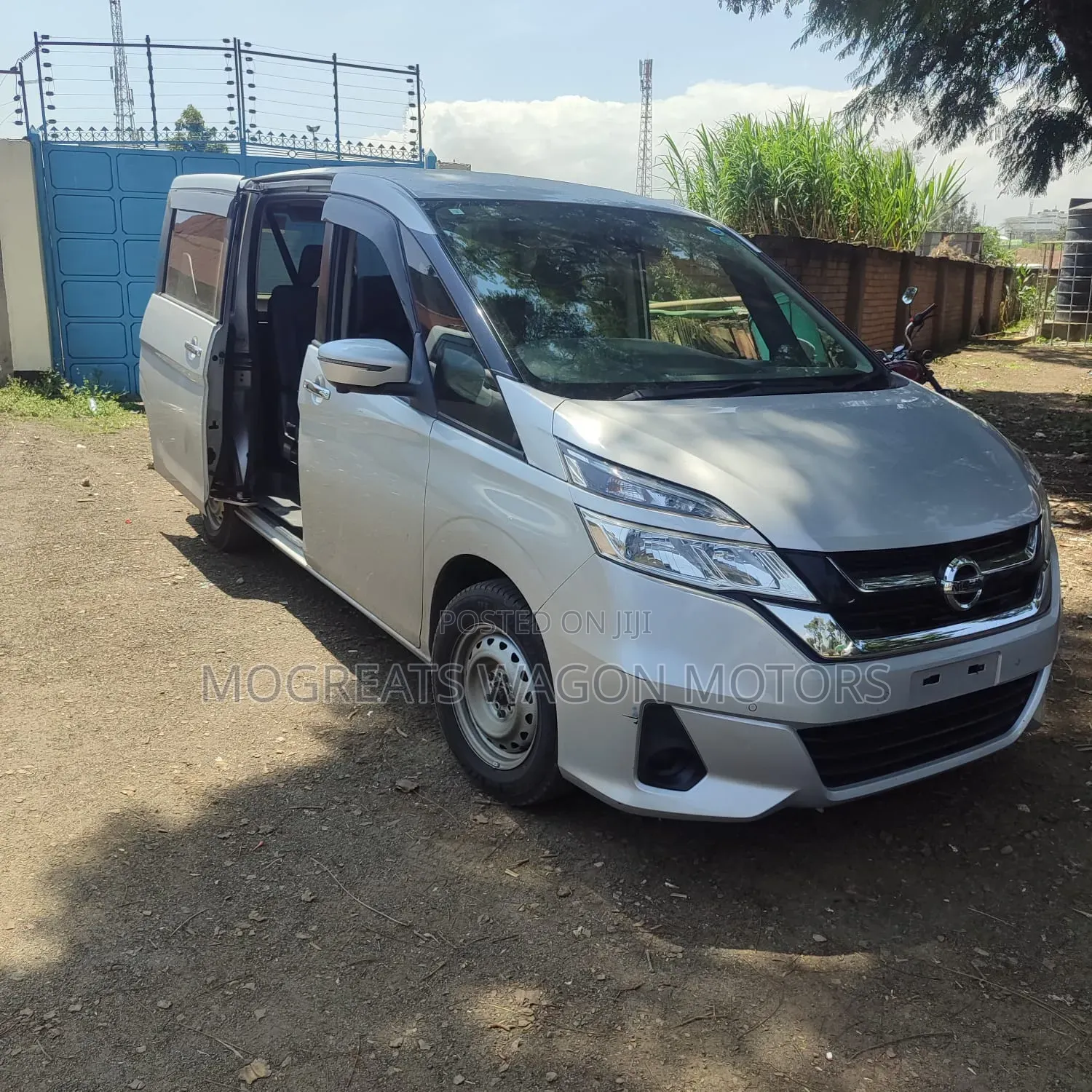 Nissan Serena 2019 Silver