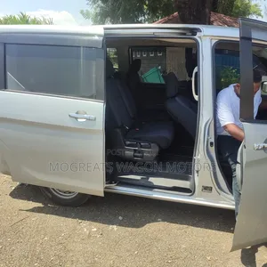 Nissan Serena 2019 Silver