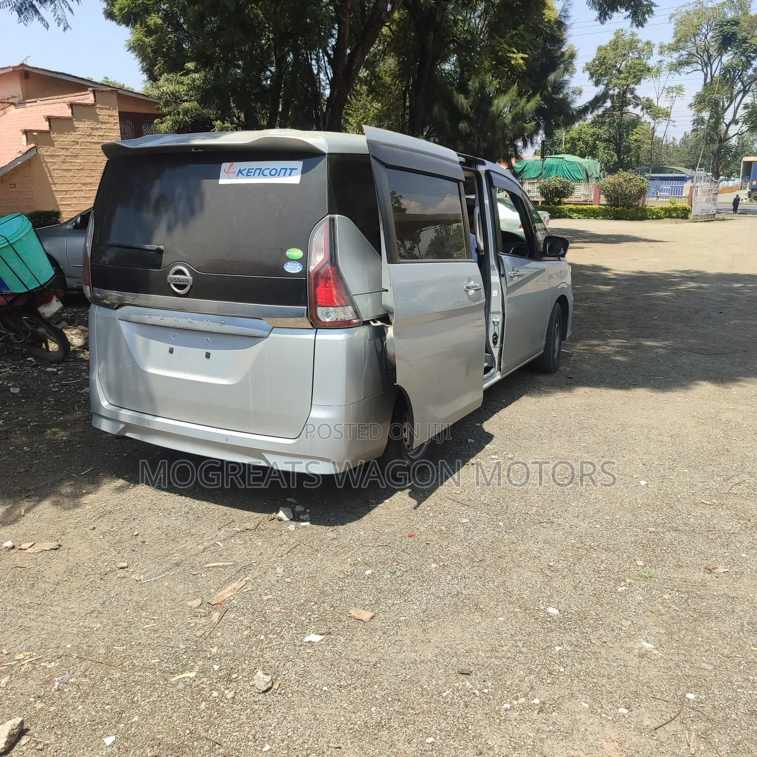 Nissan Serena 2019 Silver