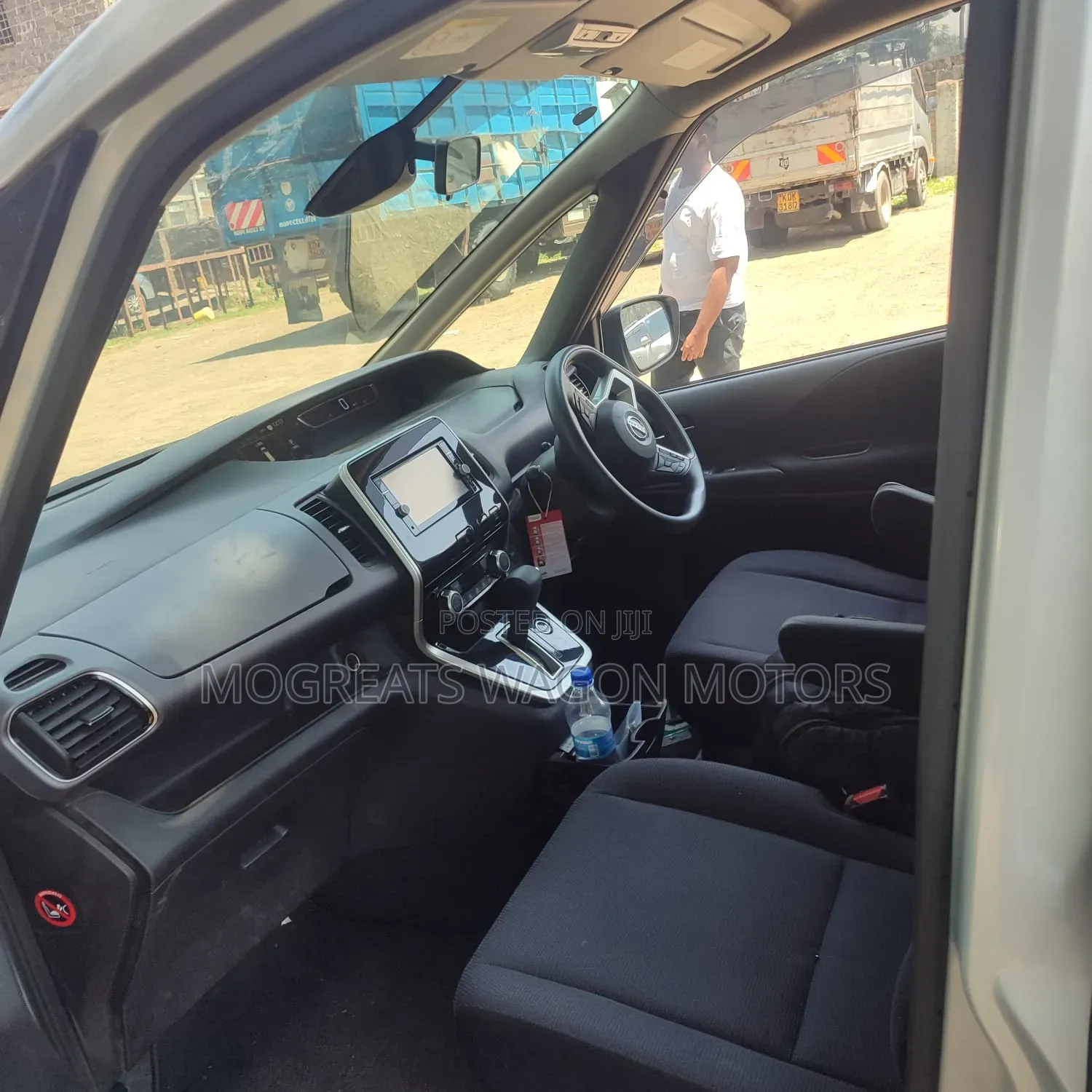 Nissan Serena 2019 Silver