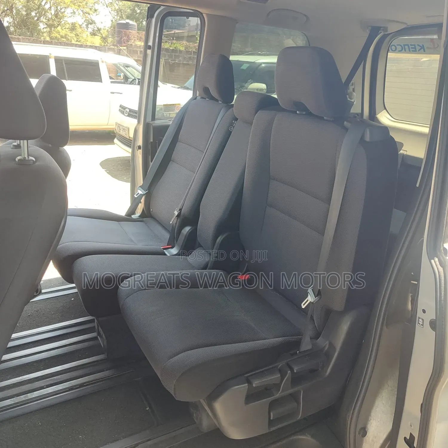 Nissan Serena 2019 Silver