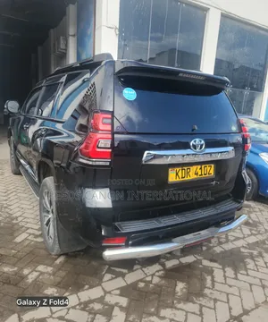 Toyota Land Cruiser Prado 2017 Black