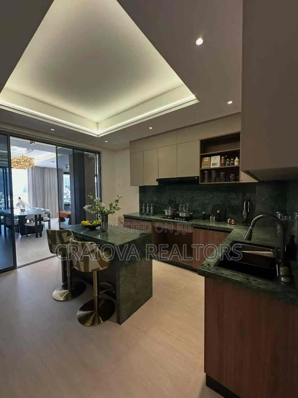 5bdrm Apartment in Spring Valley for sale