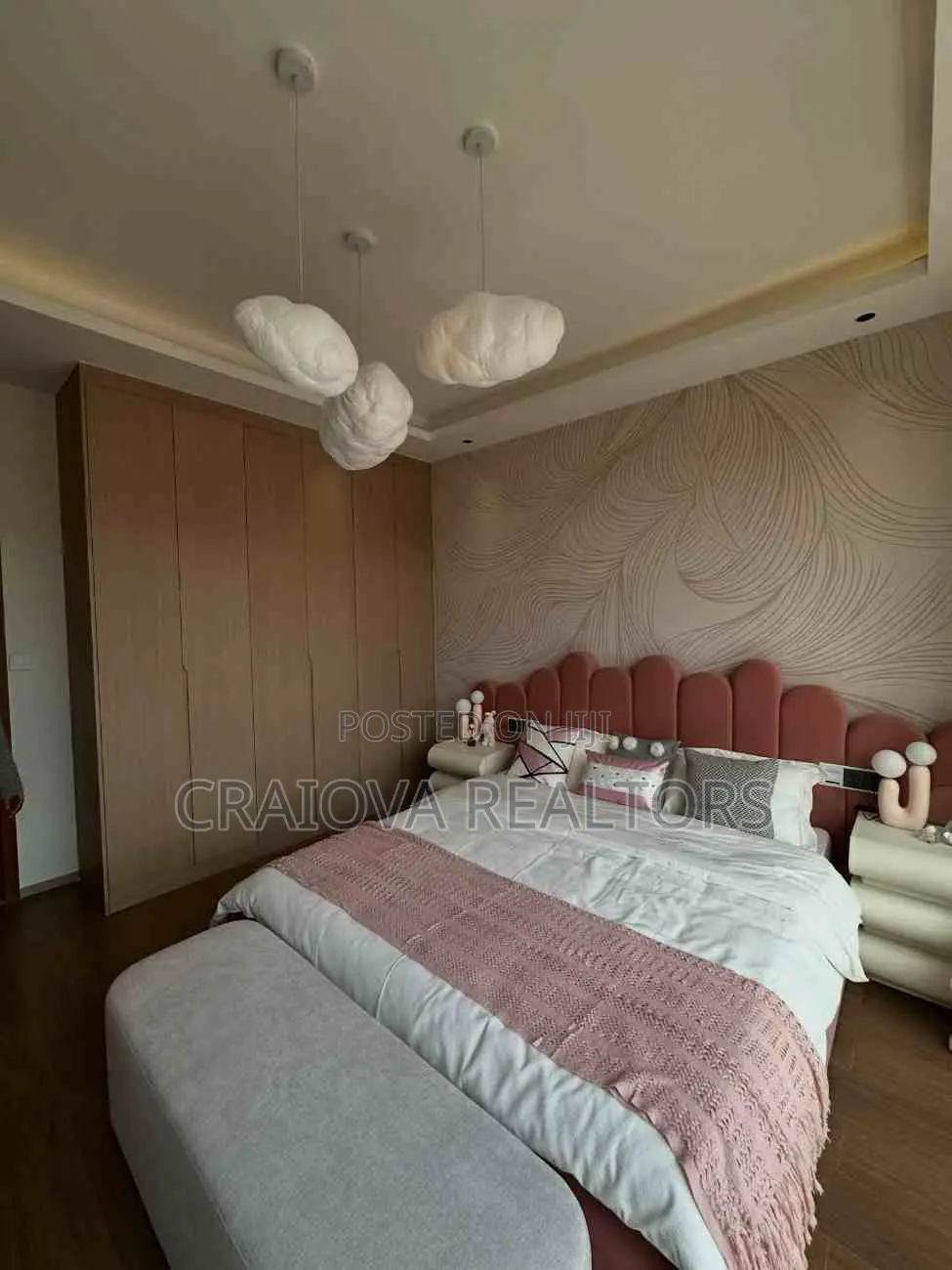 5bdrm Apartment in Spring Valley for sale