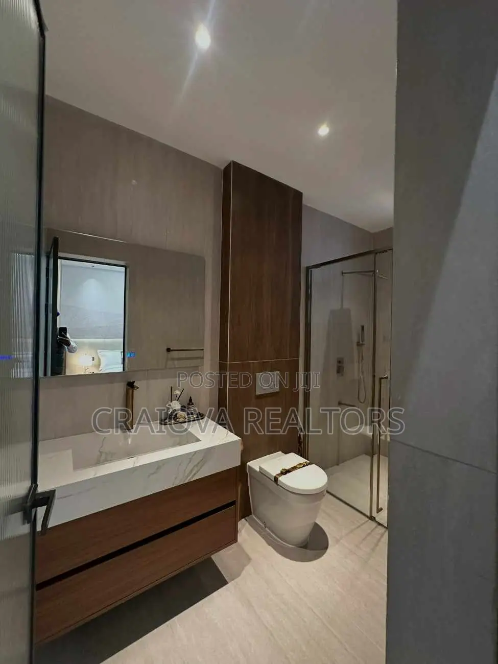 5bdrm Apartment in Spring Valley for sale
