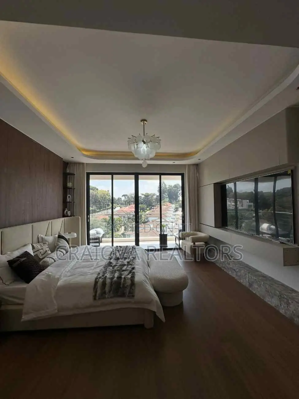5bdrm Apartment in Spring Valley for sale